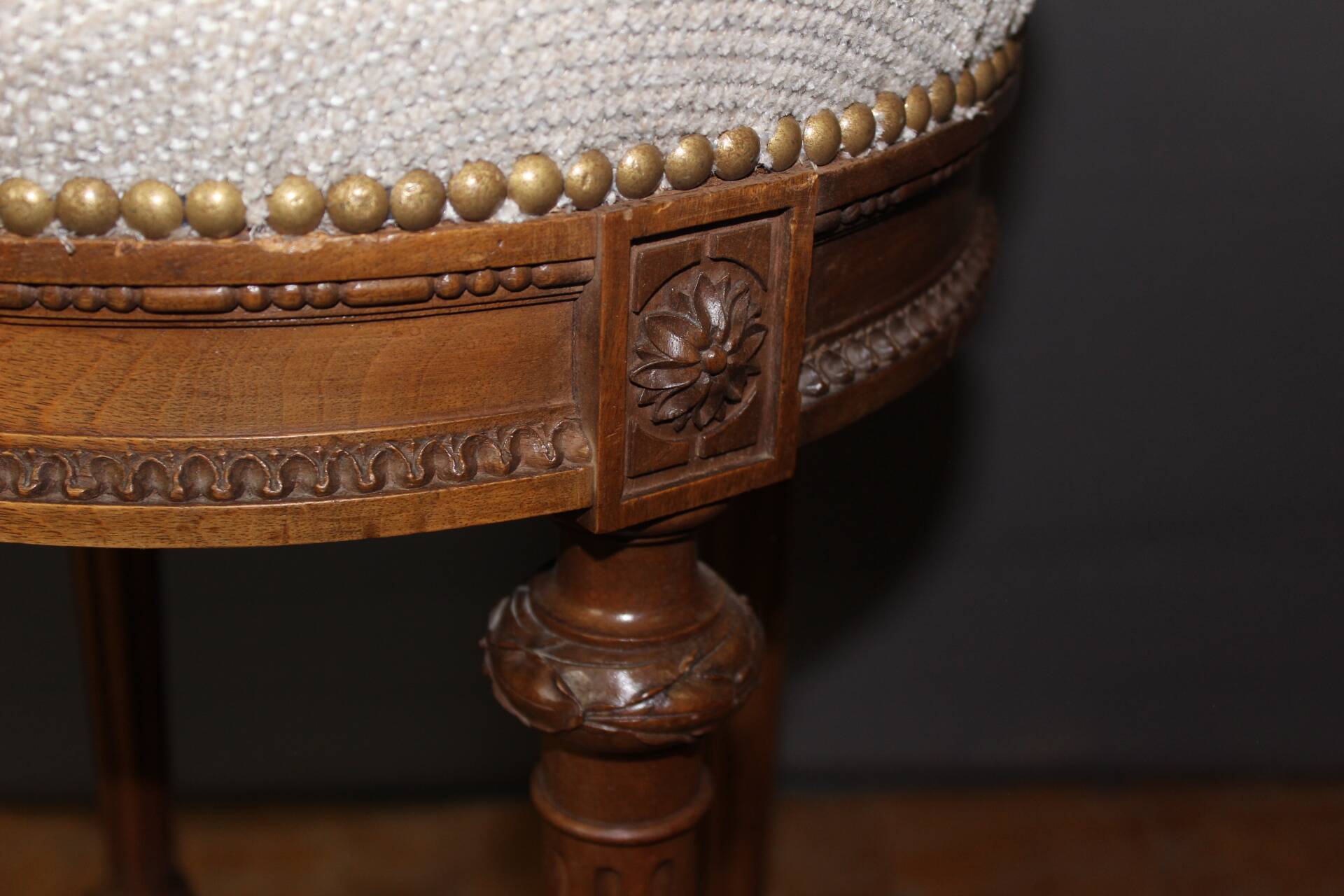 Tabouret de Style Louis XVI en Noyer vers 1900
