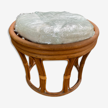 Rattan pouf with cushion