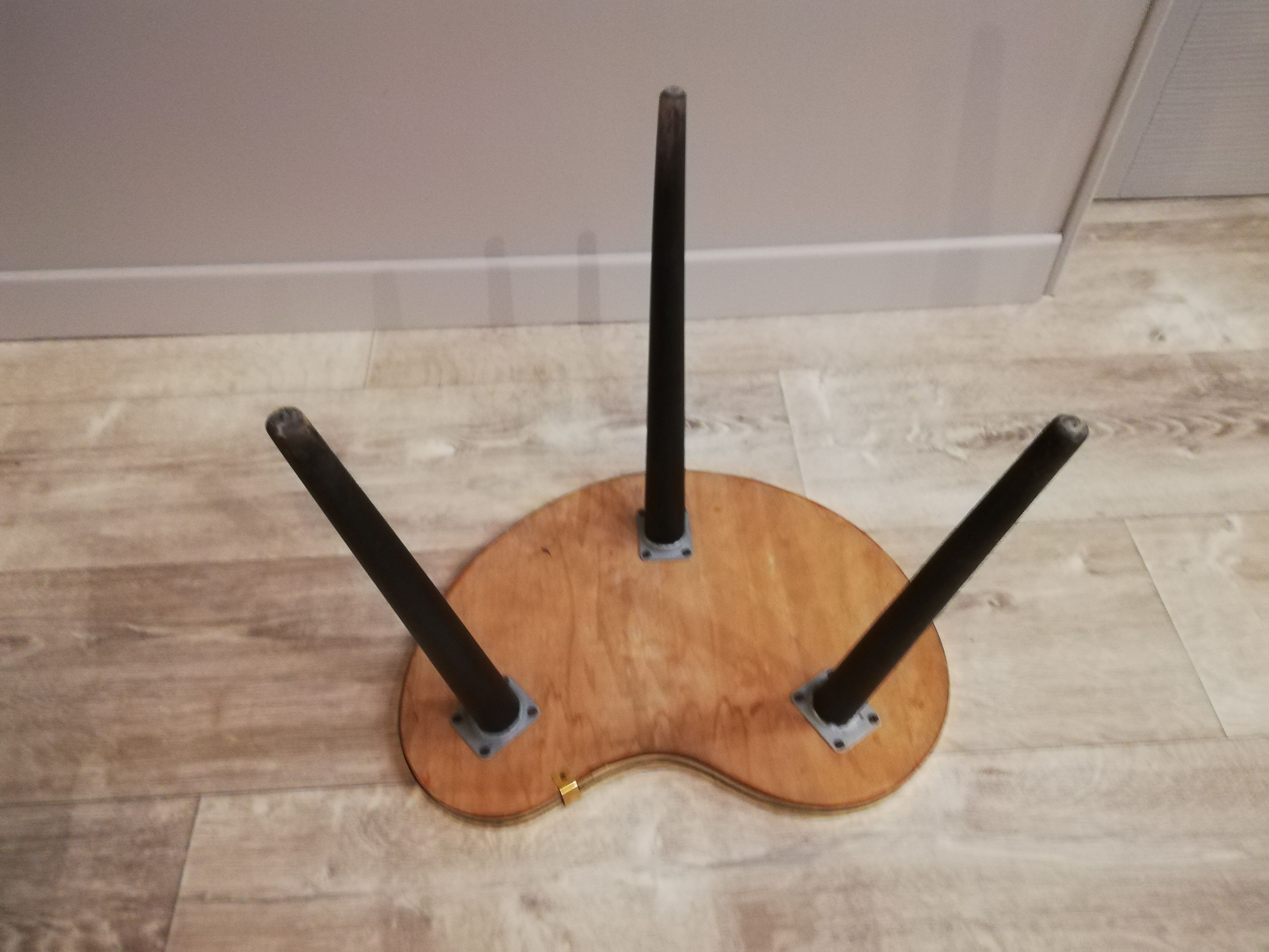 Tripod low plateau form bean 60 70 vintage side table