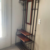 Entrance cloakroom.
