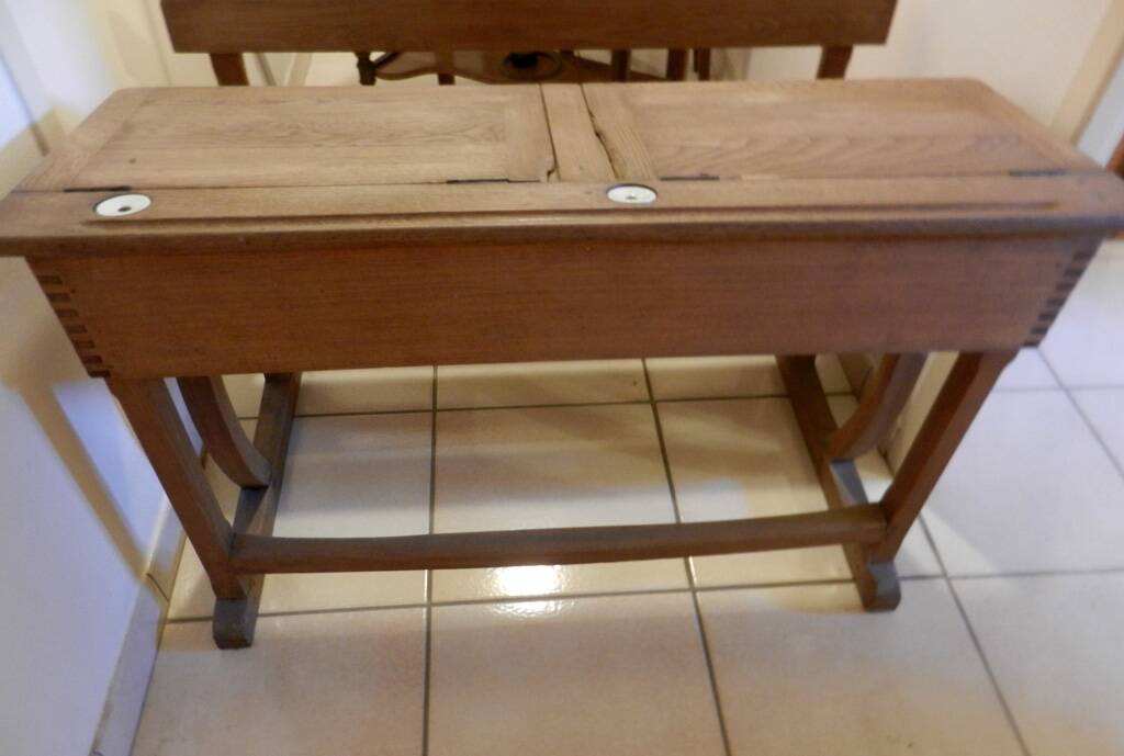 Old school desk with 2 seats and opening lockers