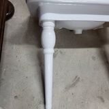 Old hidra porcelain sink