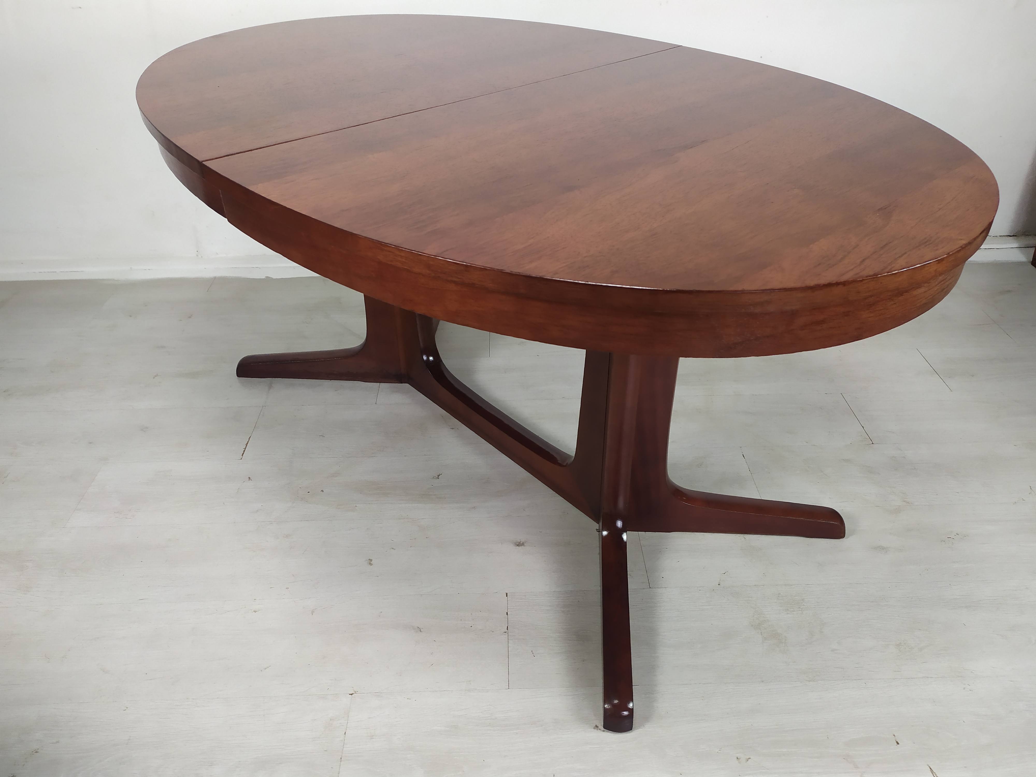 Vintage table baumann