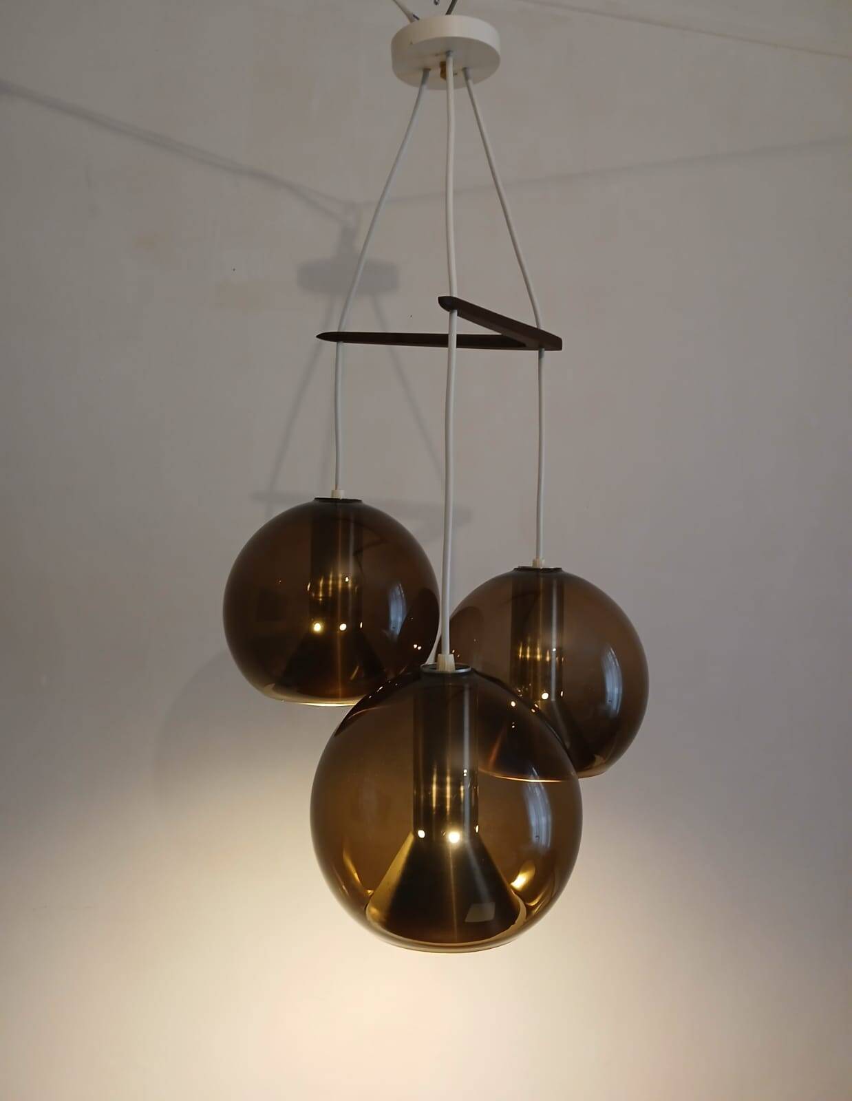 Suspension triple "Globe" by Frank Ligtelijn for Raak – Original edition