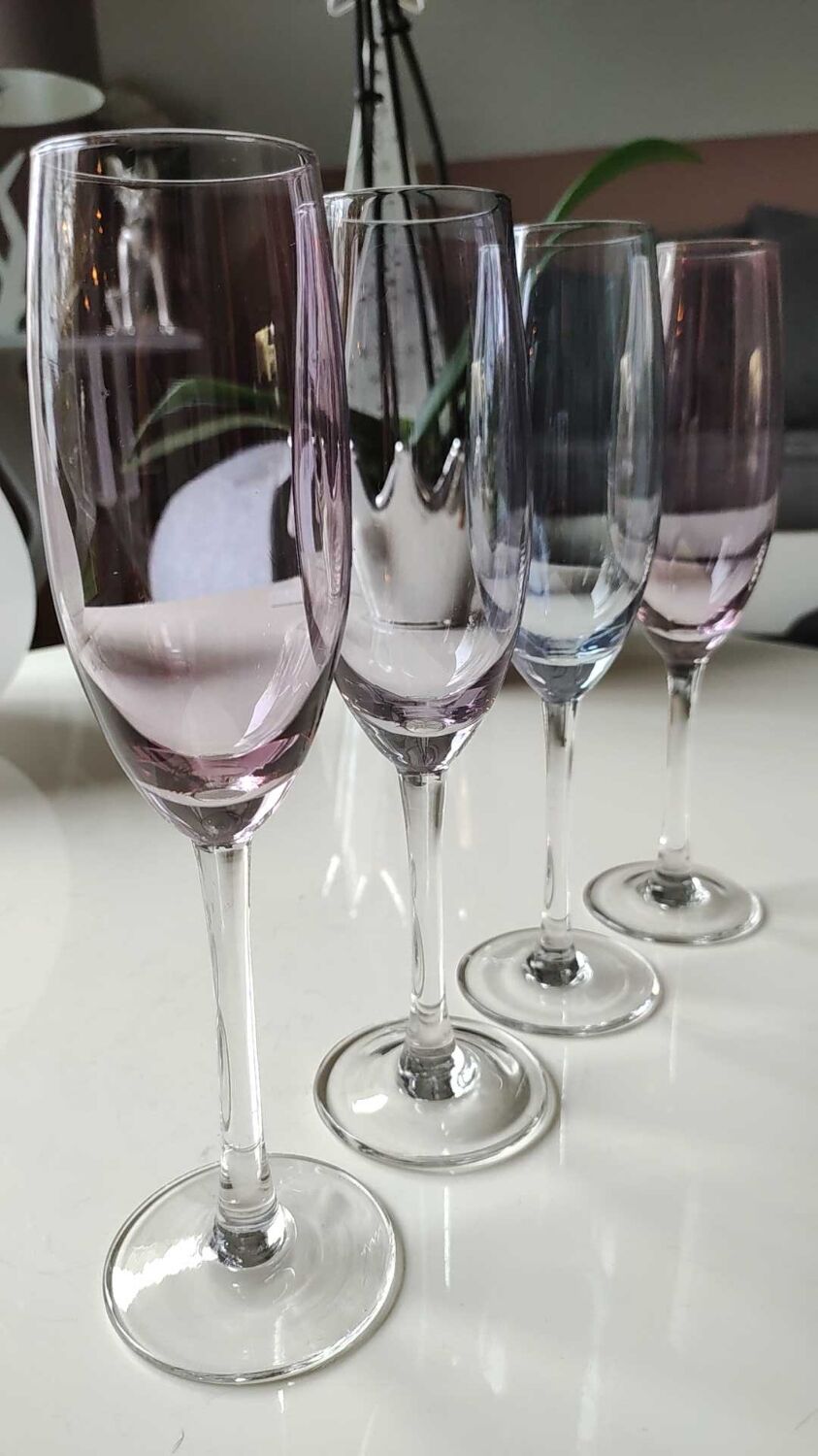 Lot 4 multicolored champagne flutes