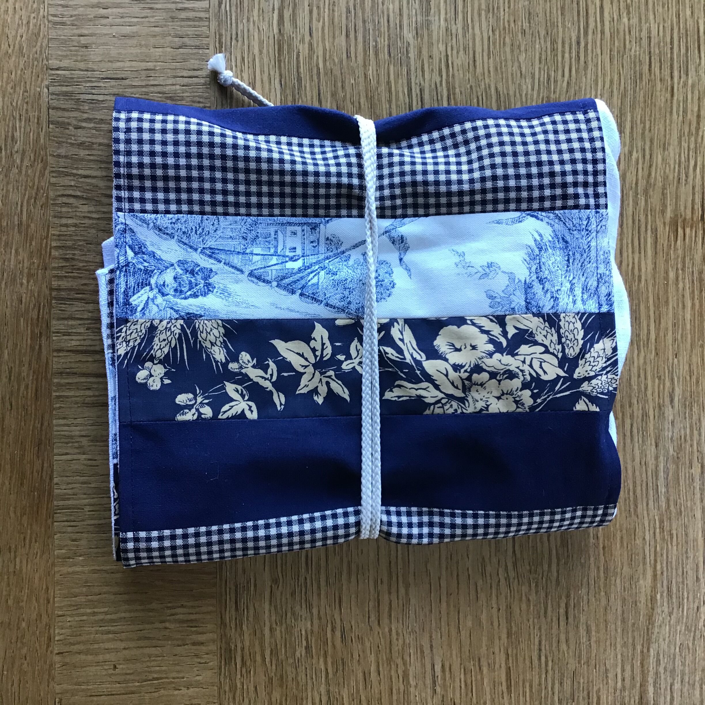 Set of 12 silver metal in their wallet