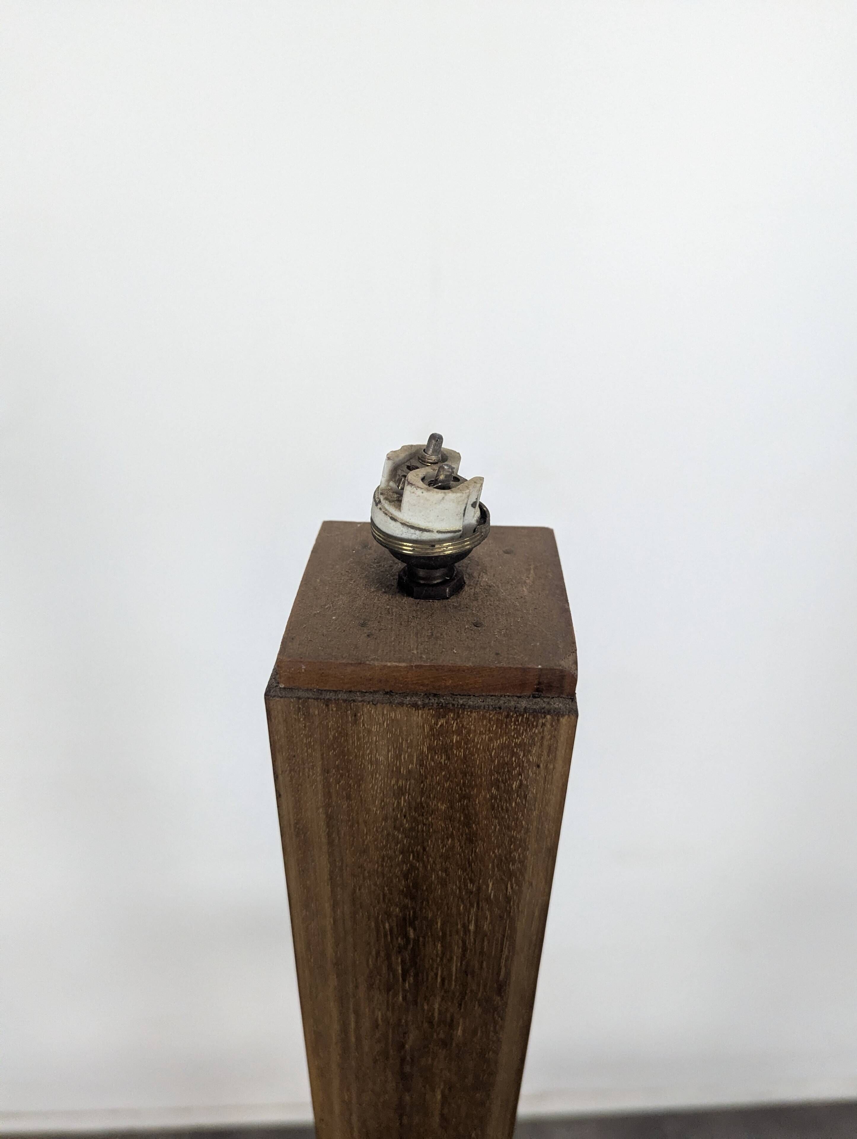 Lampadaire à tablettes moderniste en bois années 50