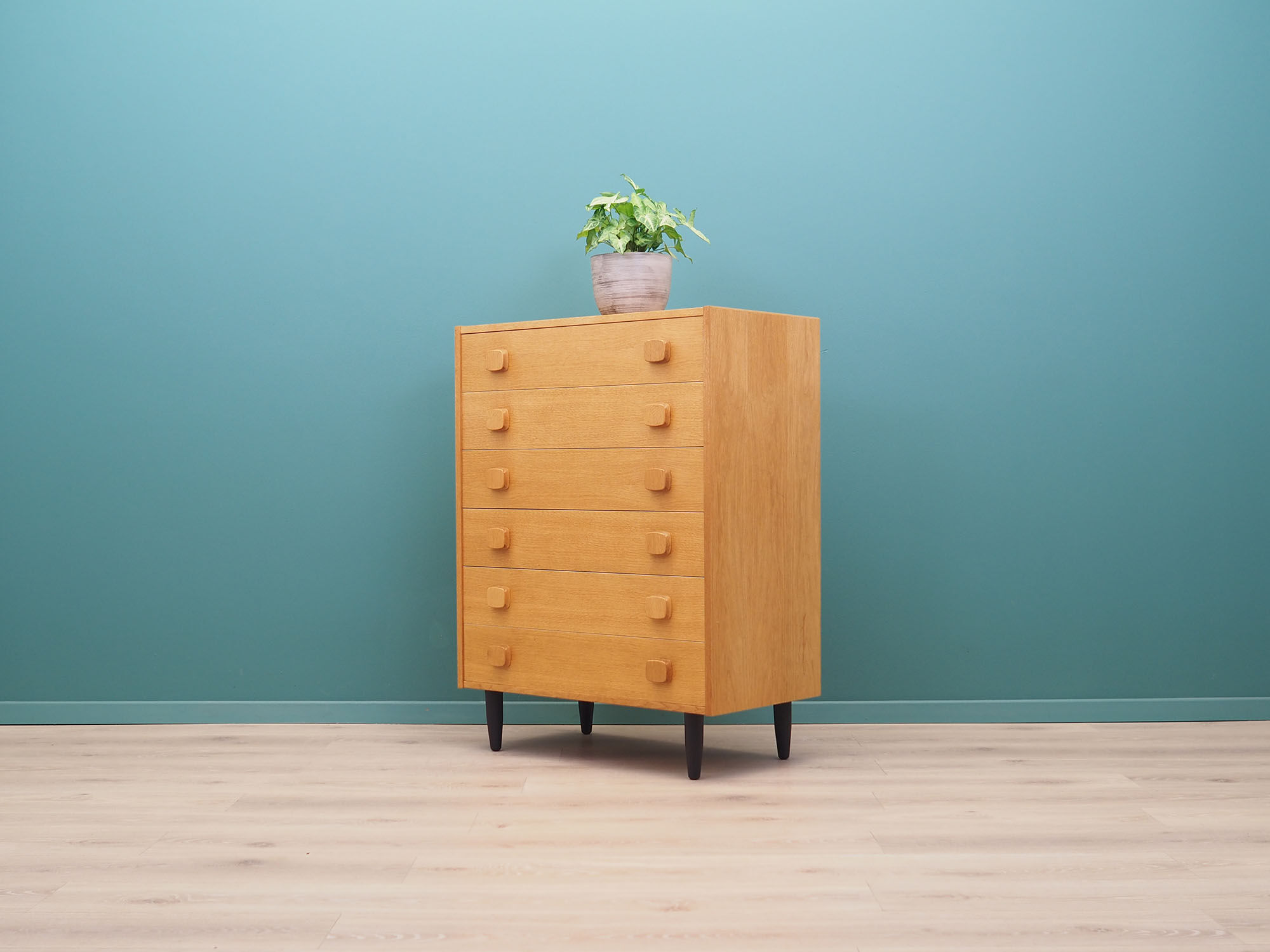 Commode en frêne, design danois, années 70, fabriqué au Danemark