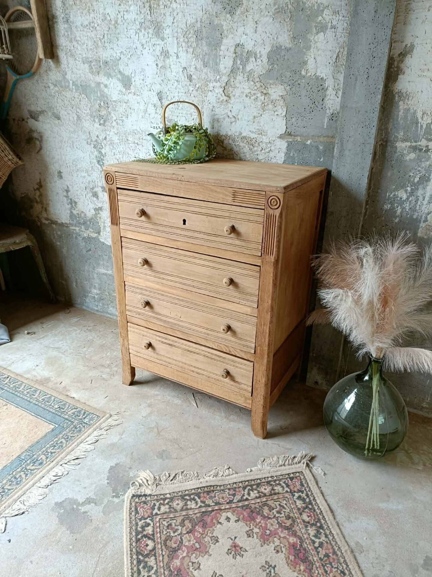 Parisian commode
