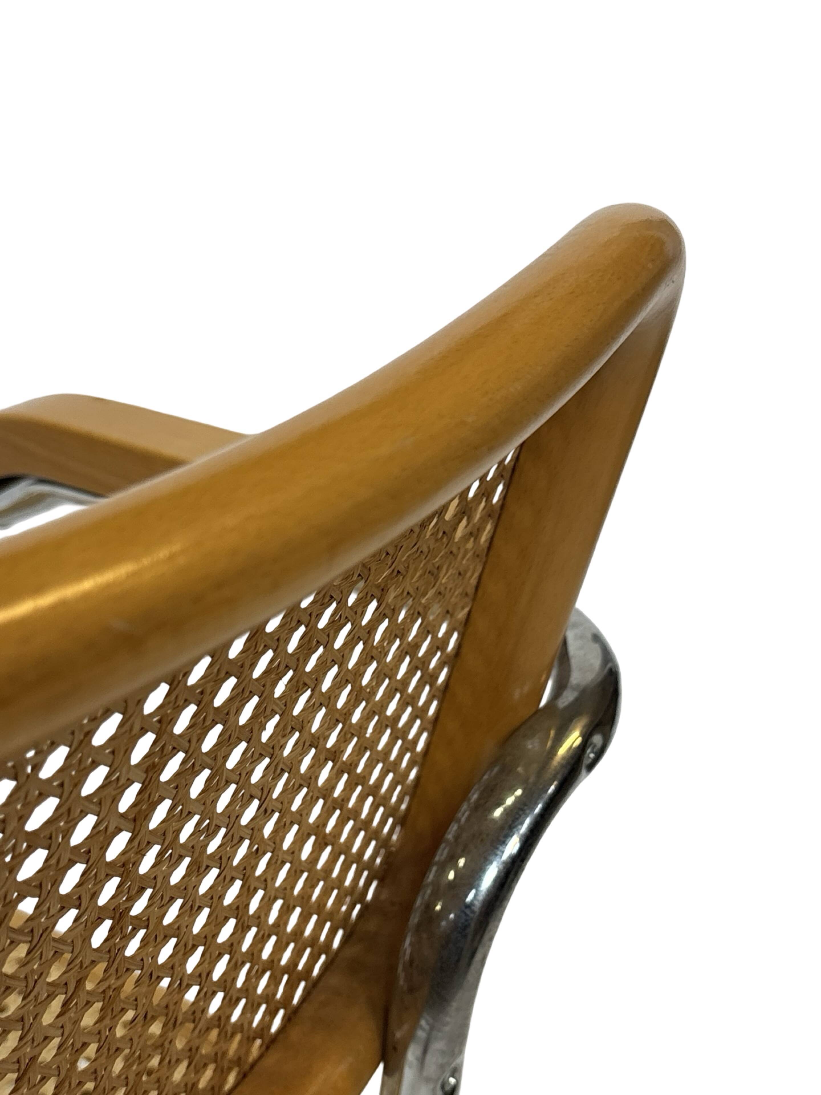 Vintage Cesca chair B64 with armrests by Marcel Breuer Design