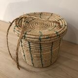 Wicker basket to hang