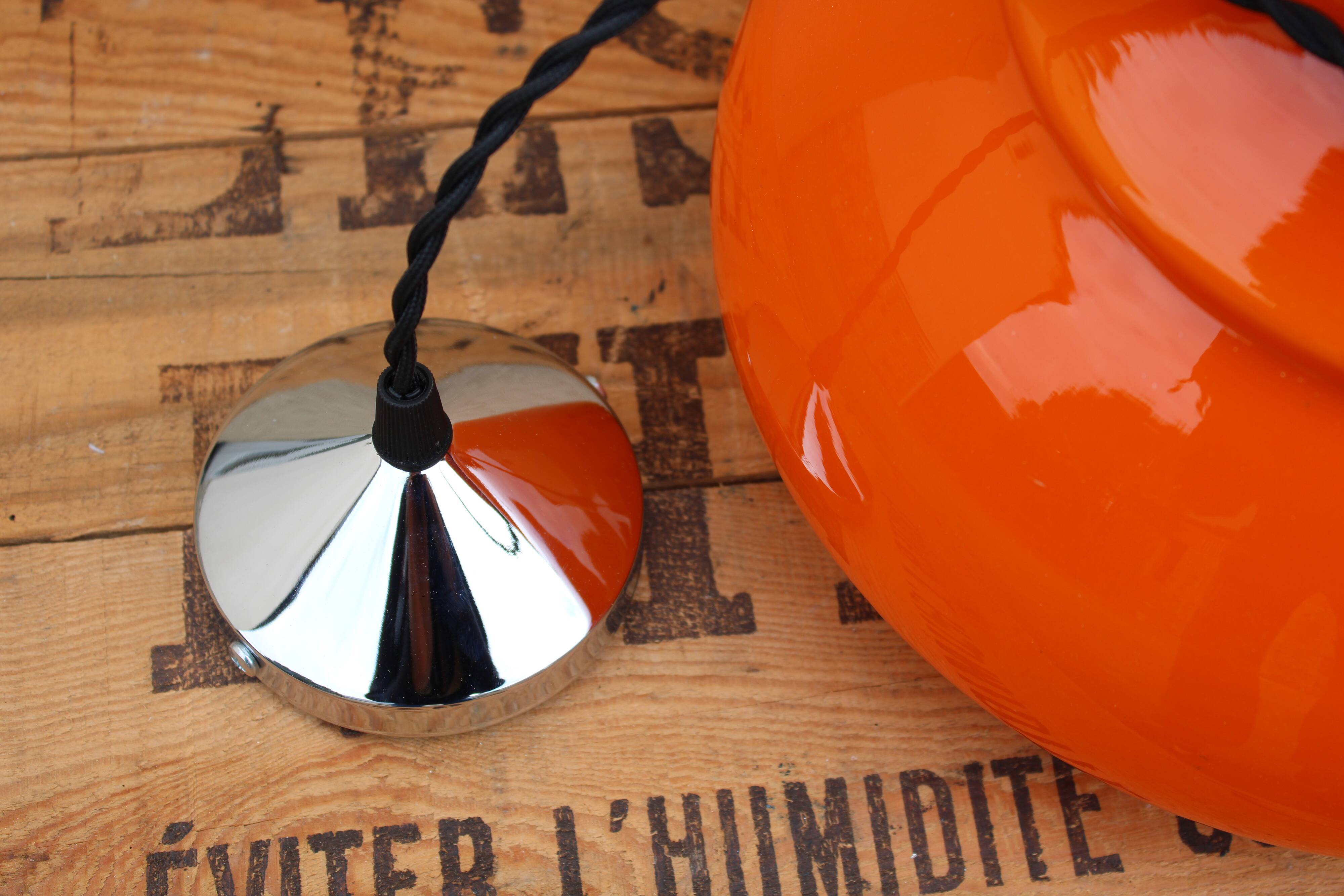 Suspension space age in orange opaline