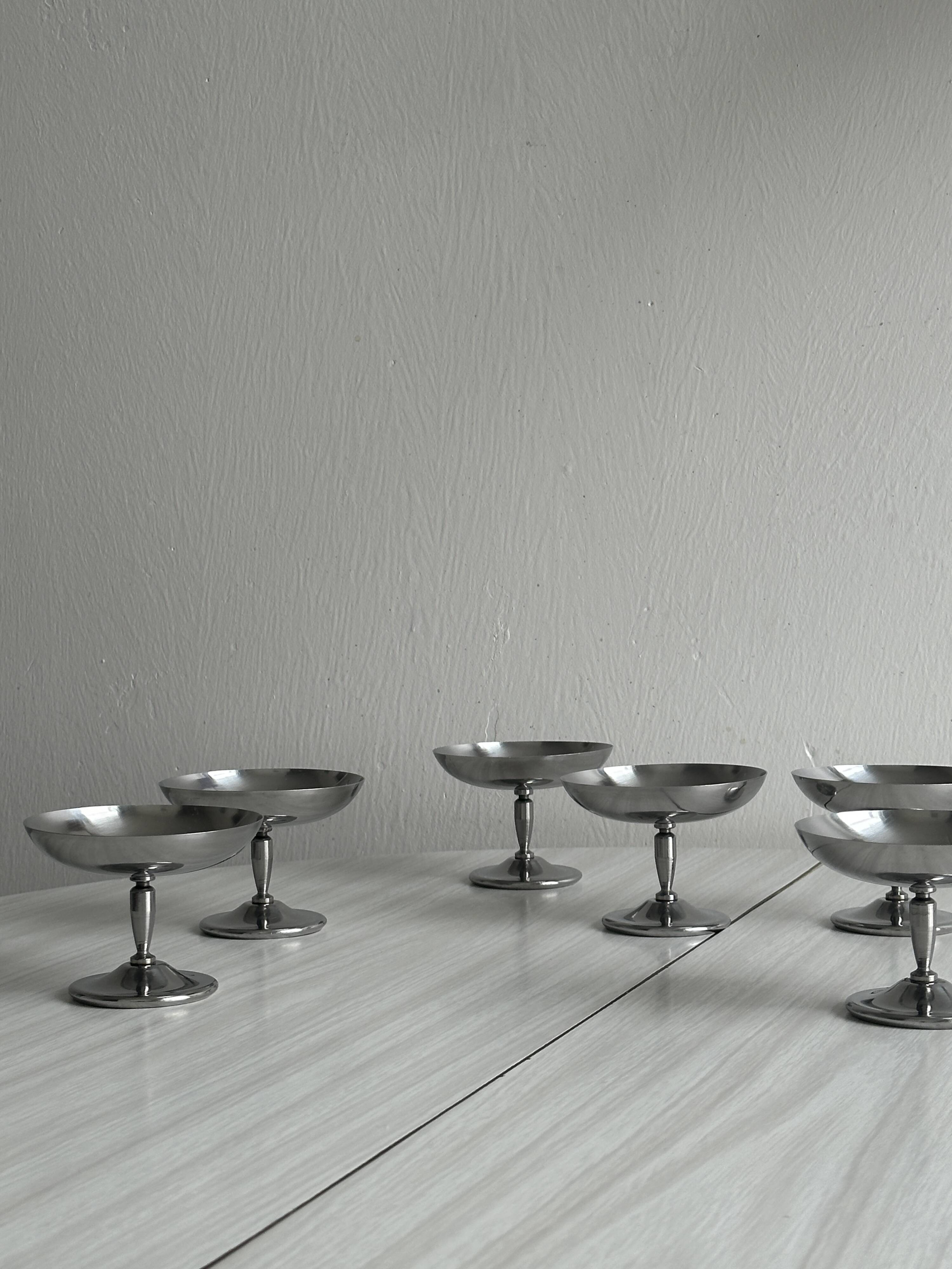 6 coupelles sur pied en inox style Letang Remy