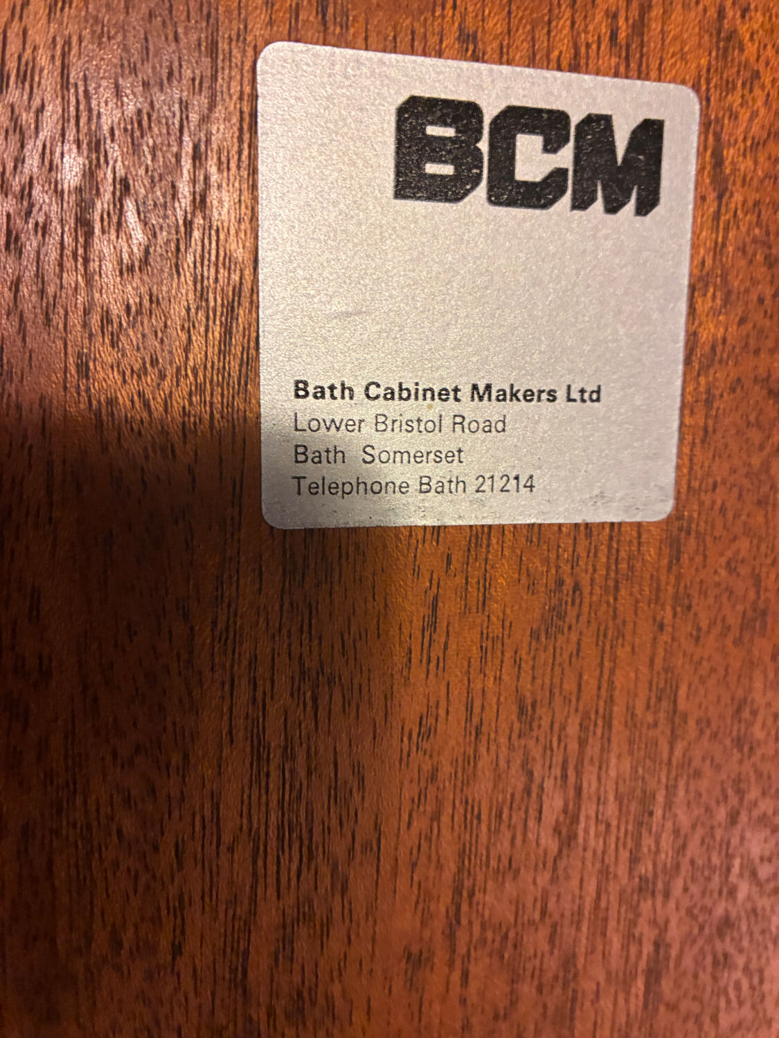 Table set with 6 chairs and its extension.