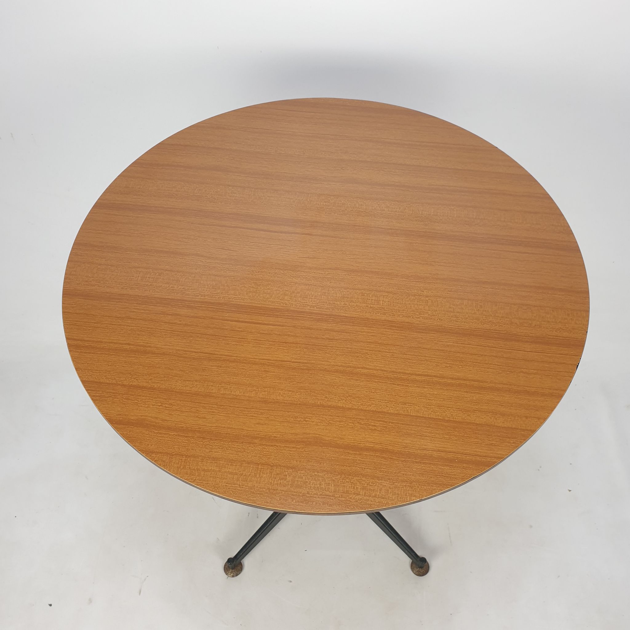 Table à manger ou d’appoint italienne années 1960