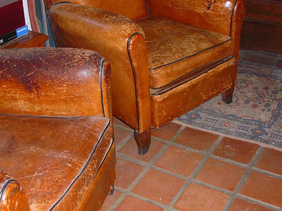 2 leather club armchairs from the 1950s