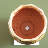 Cache-pot provençal en terre cuite.