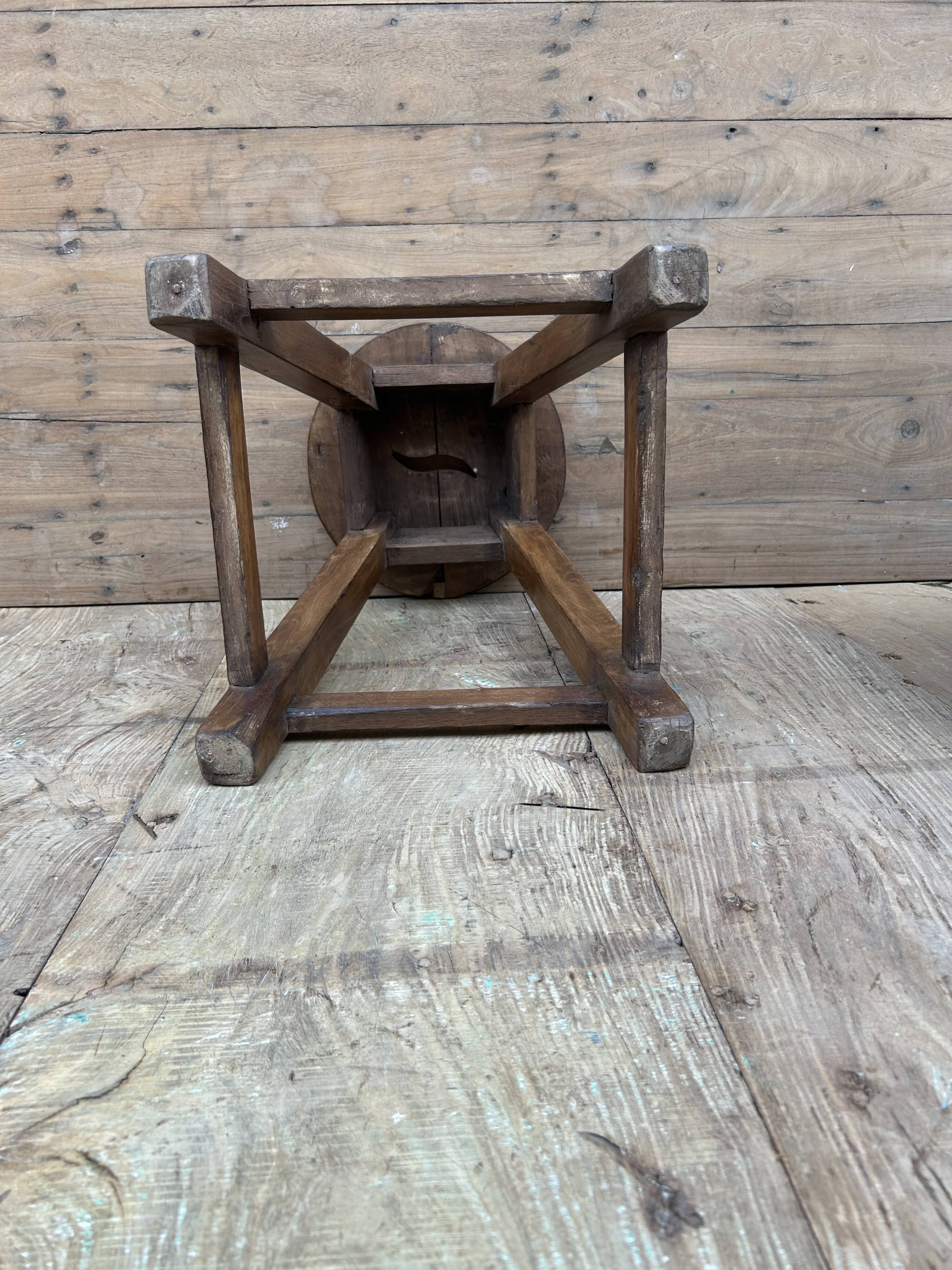 Tabouret d'atelier en teck massif