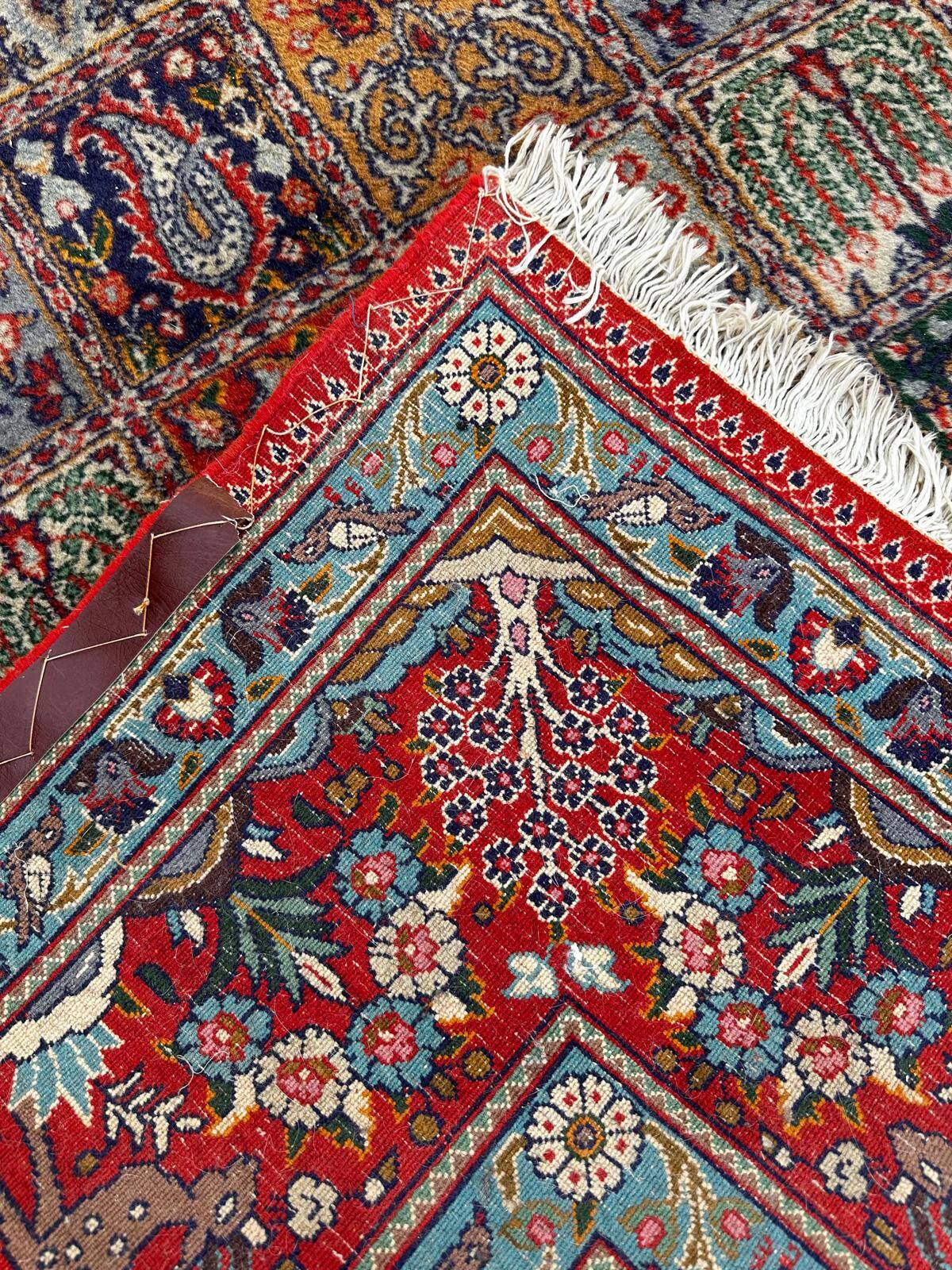 Persian carpet in wool and silk 2m x 3m