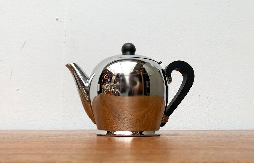Postmodern Italian Bomb Teapot in Stainless Steel and Bakelite by Carlo Alessi for Alessi