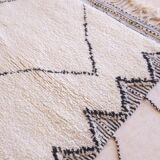 Beni Ourain Traditional Rug - 298 x 204 cm