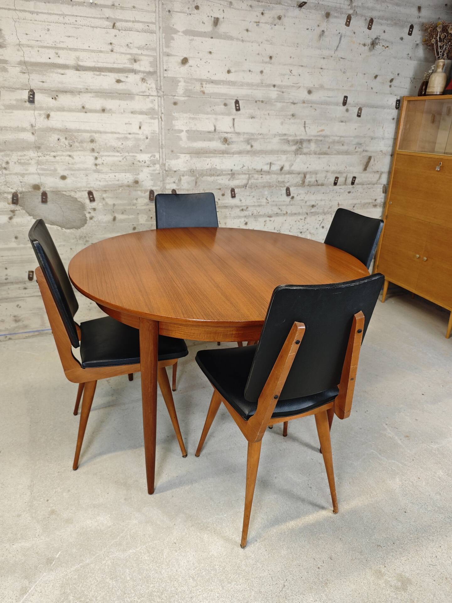 Table ronde extensible scandinave