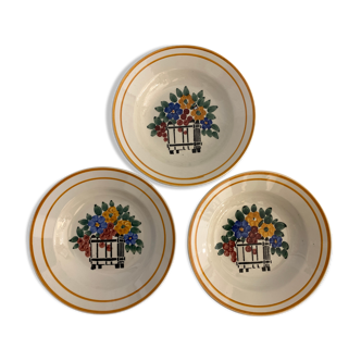 Set de 3 assiettes creuses modèle fleuri HBCM Creil Montereau, 1950