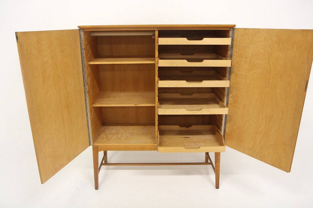 Scandinavian wardrobe in elm, Swedish Modern, Sweden, 1940