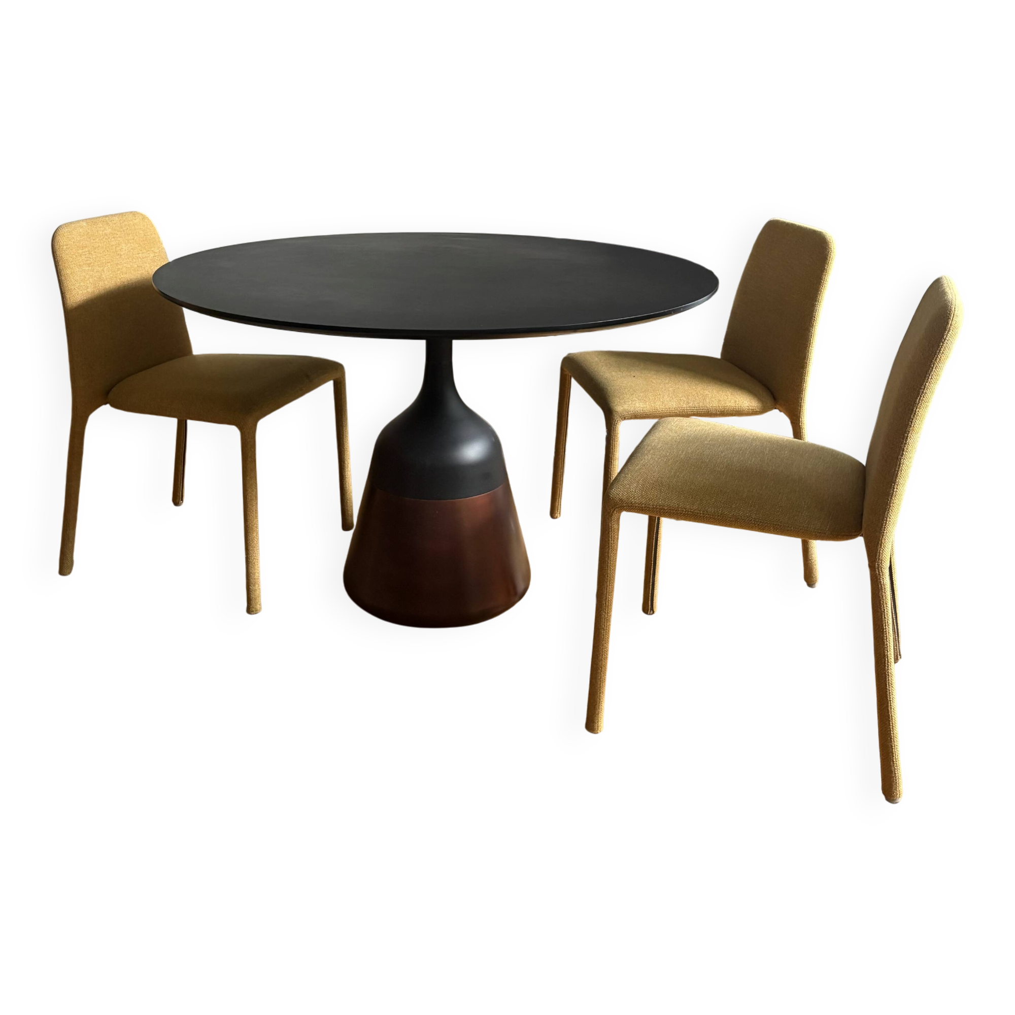Table coin wendelbo + 3 time novamobili chairs