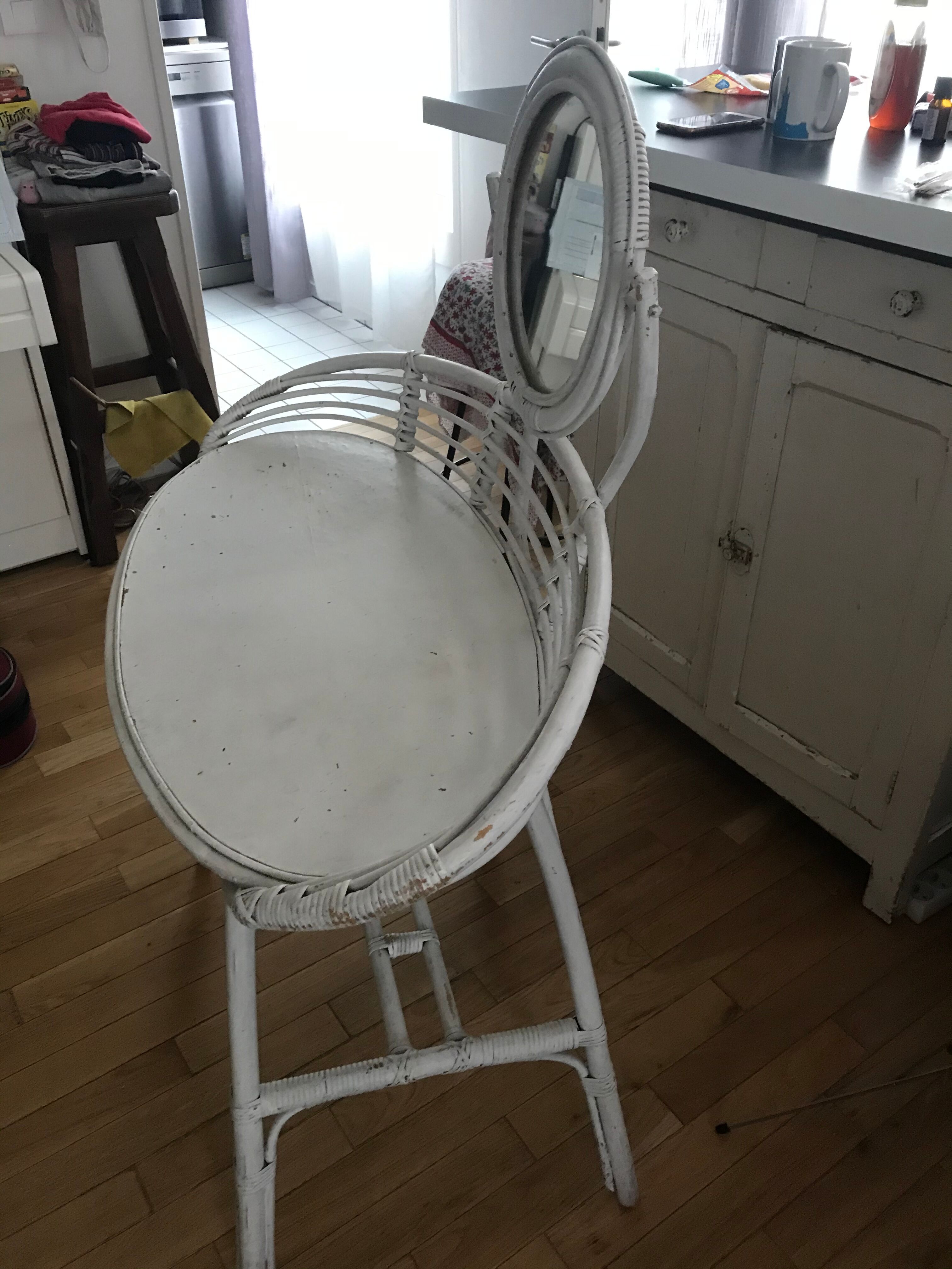 Vintage rattan hairdresser