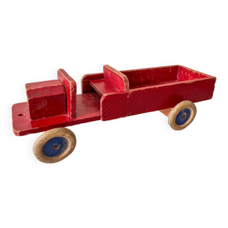 Camion à plateau en bois de couleur rouge. Années 1930-40