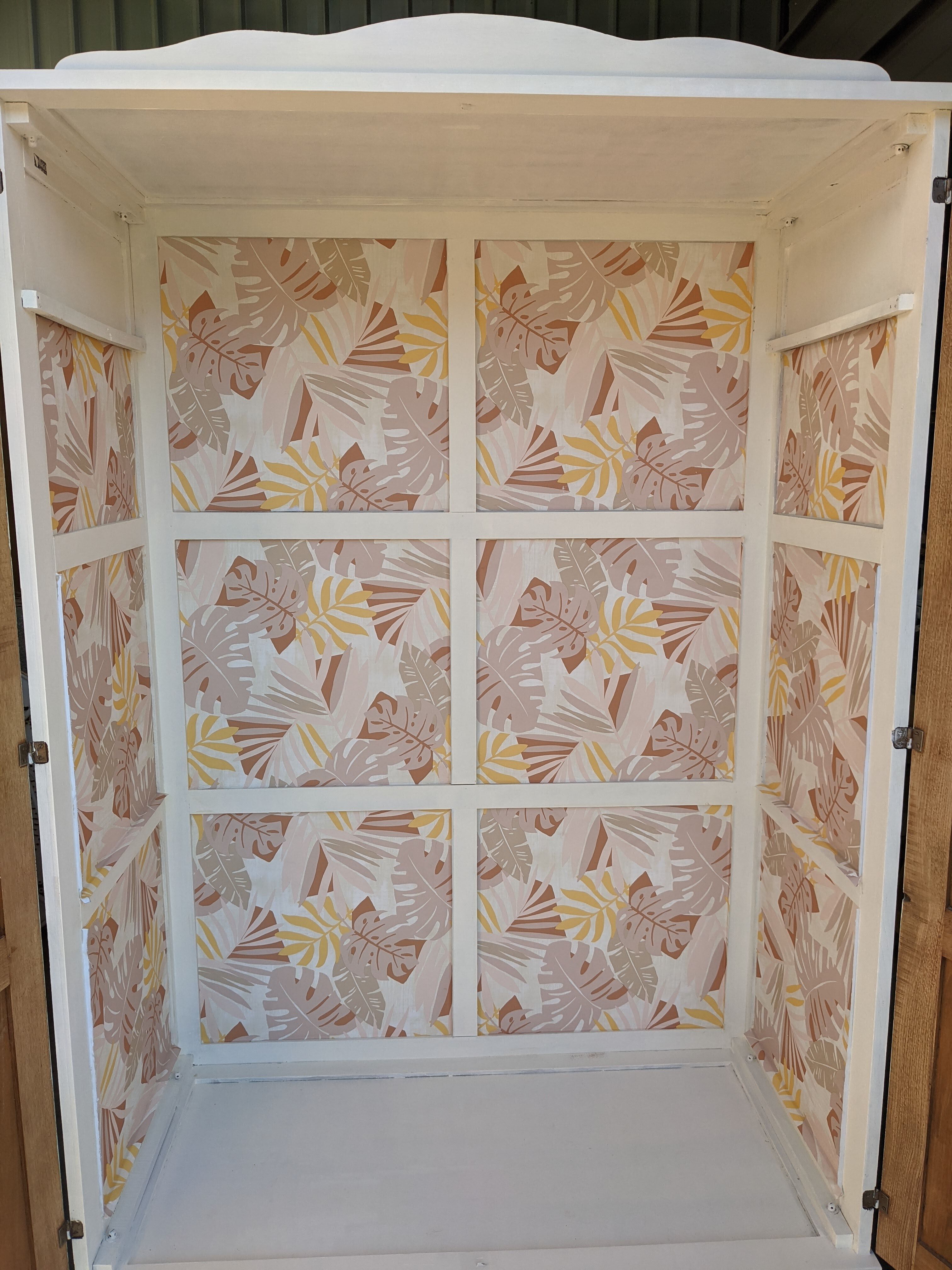 Parisian wardrobe, engraved wardrobe