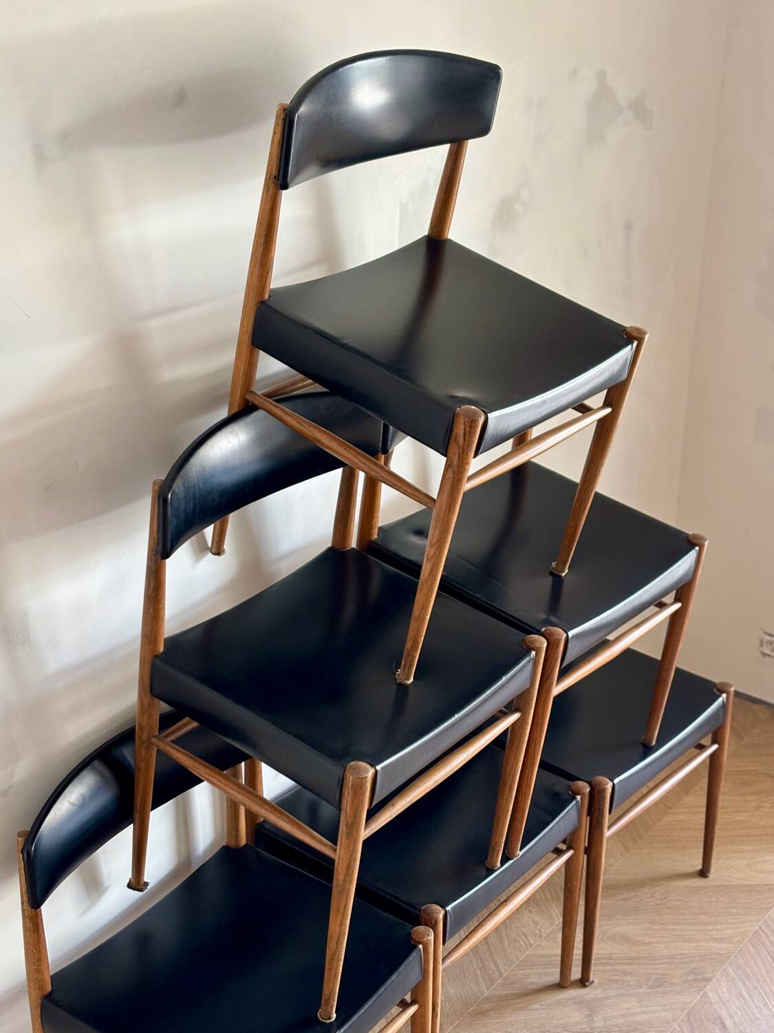 6 Scandinavian chairs