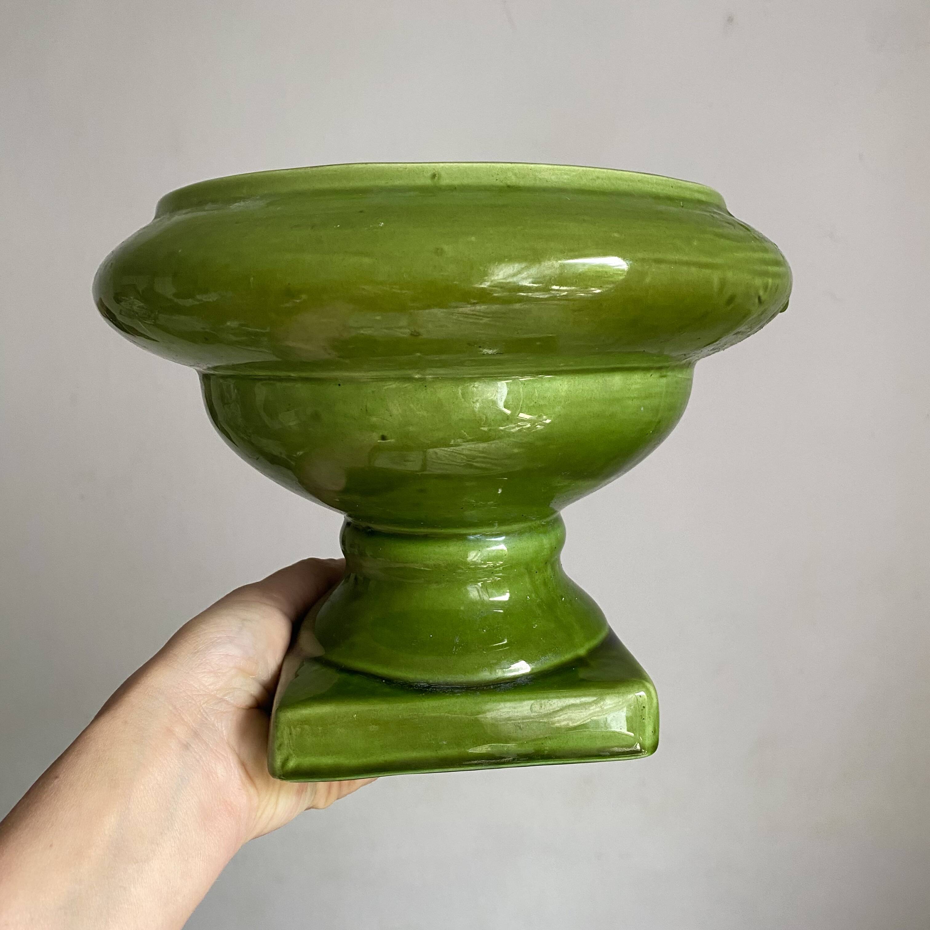 Pedestal planter, ceramic basin