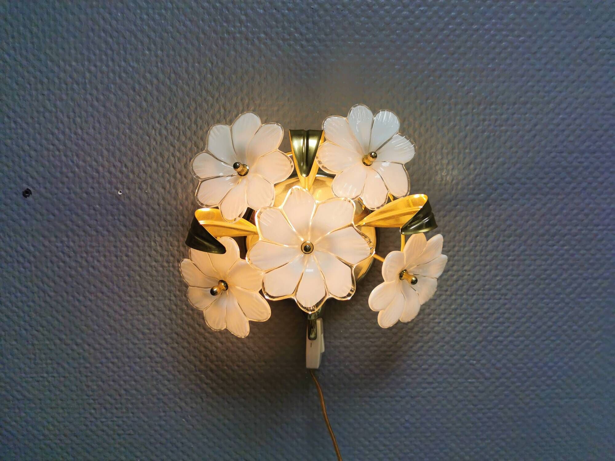 Swedish wall lamp in transparent and white glass shaped like flowers 1960s