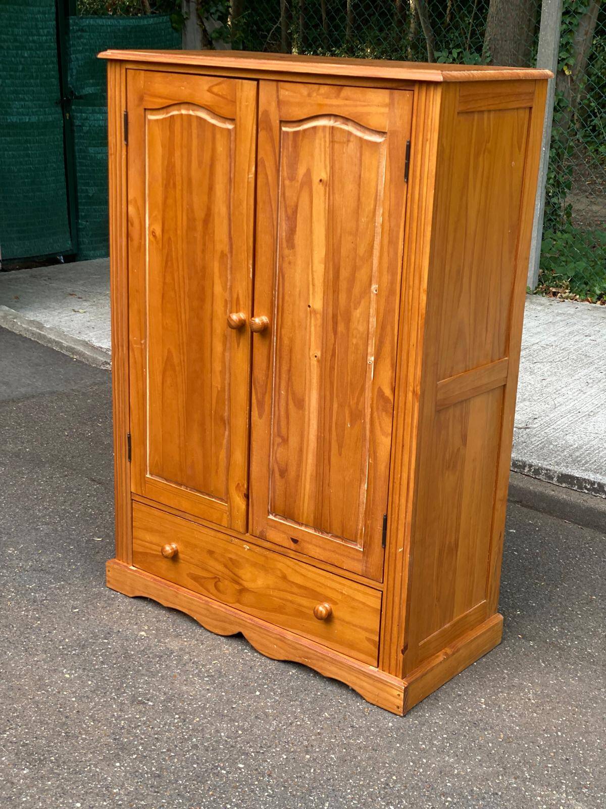 Solid wood chest of drawers from the 1980s.
