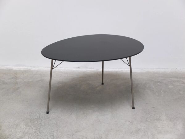 Table 'Egg' rare par Arne Jacobsen pour Fritz Hansen, 1952