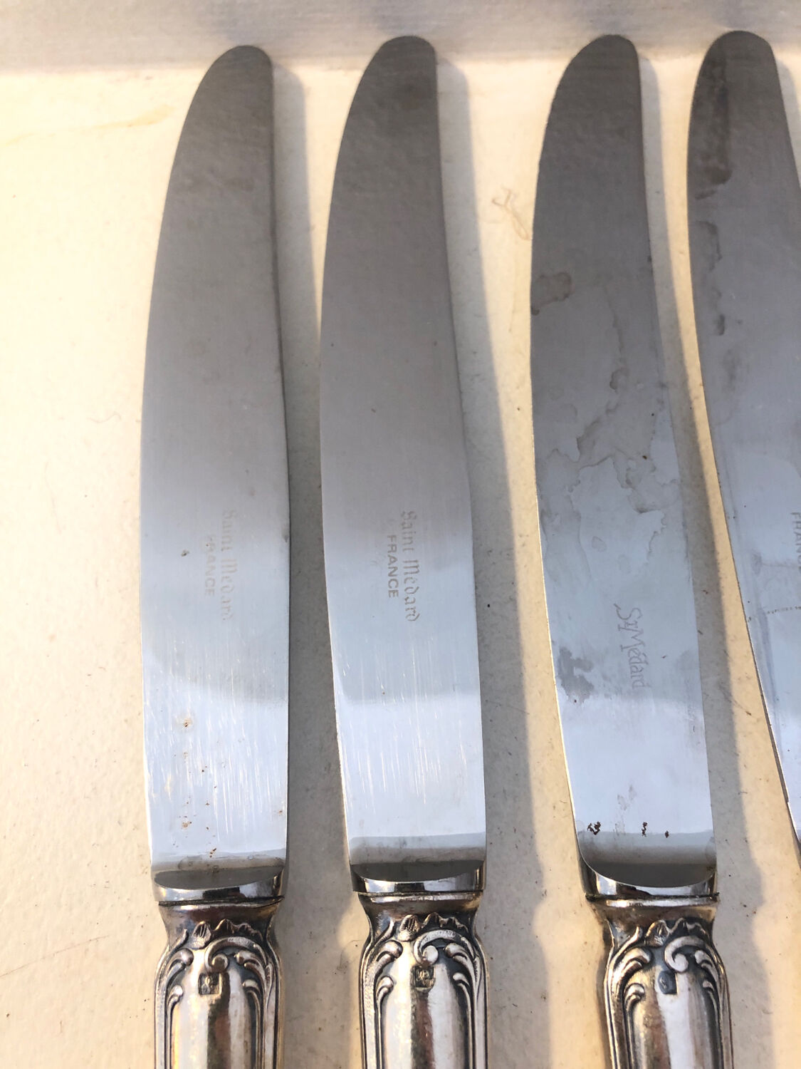 6 Saint Medard knives, 1900