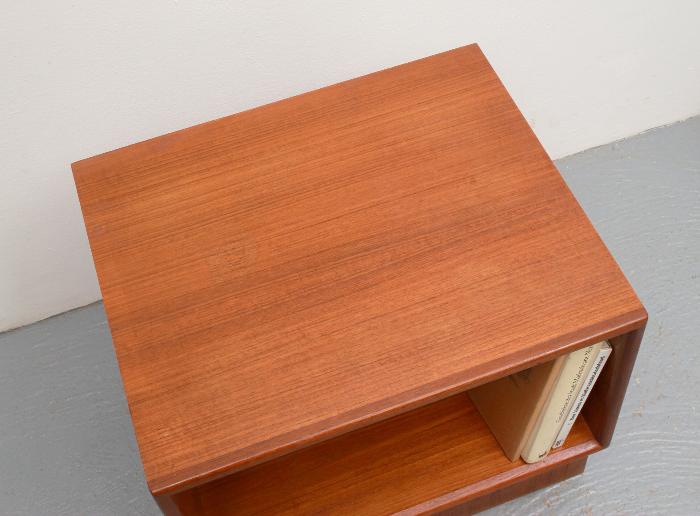 1960s nightstand i teak