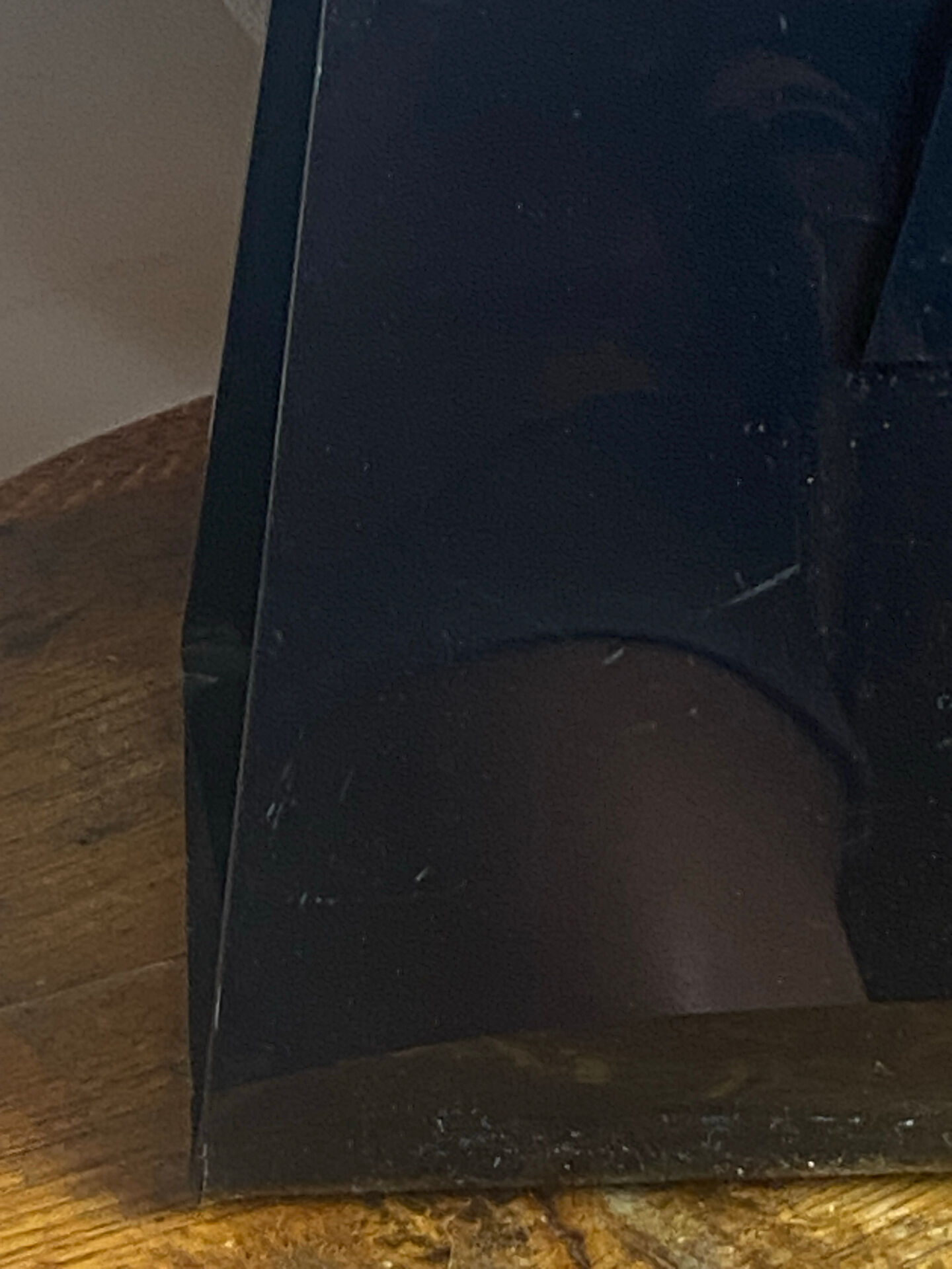 Black plexiglass magazine rack