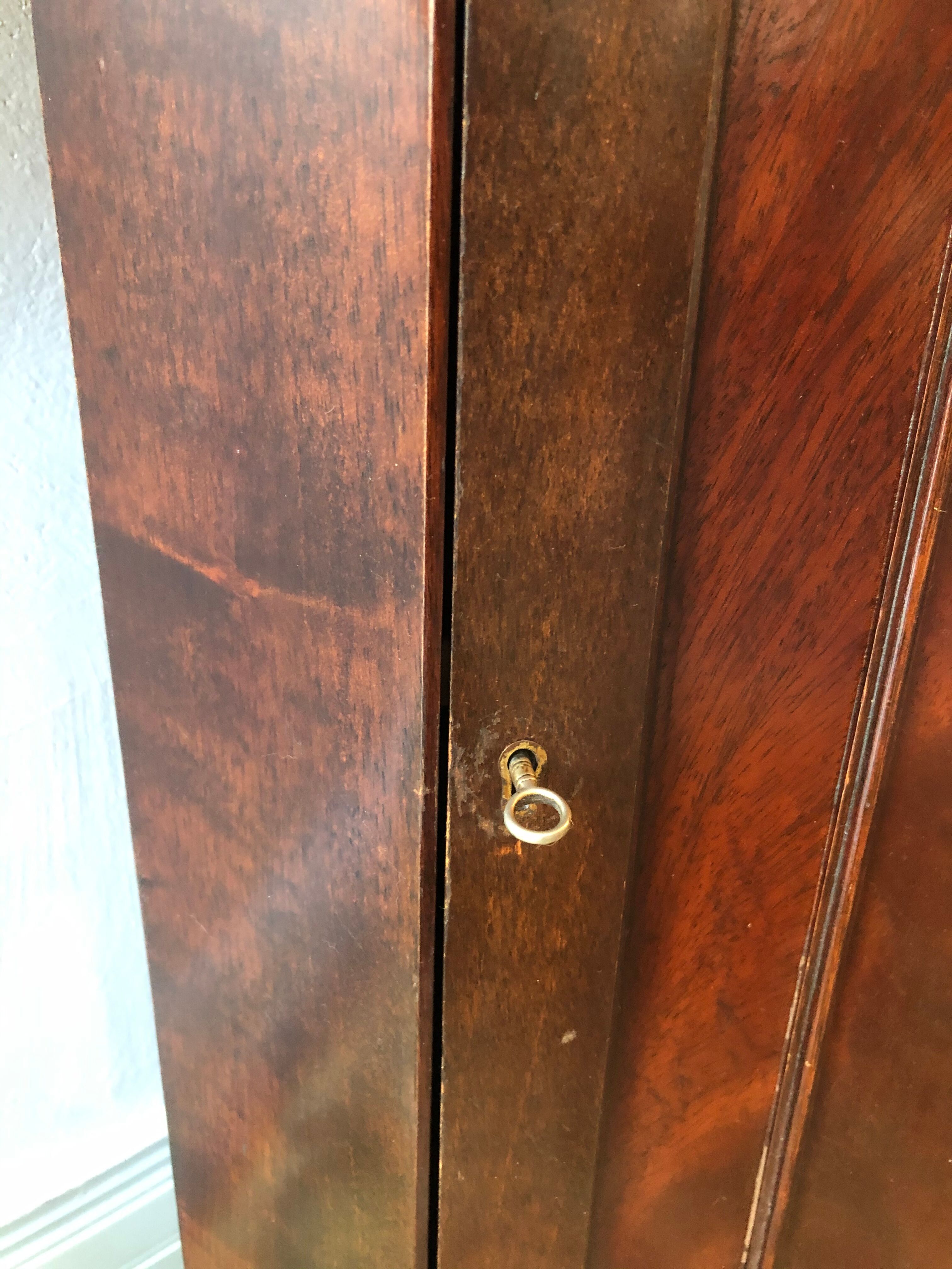 English-style corner library