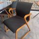 Suite de 8 chaises bois et tissu