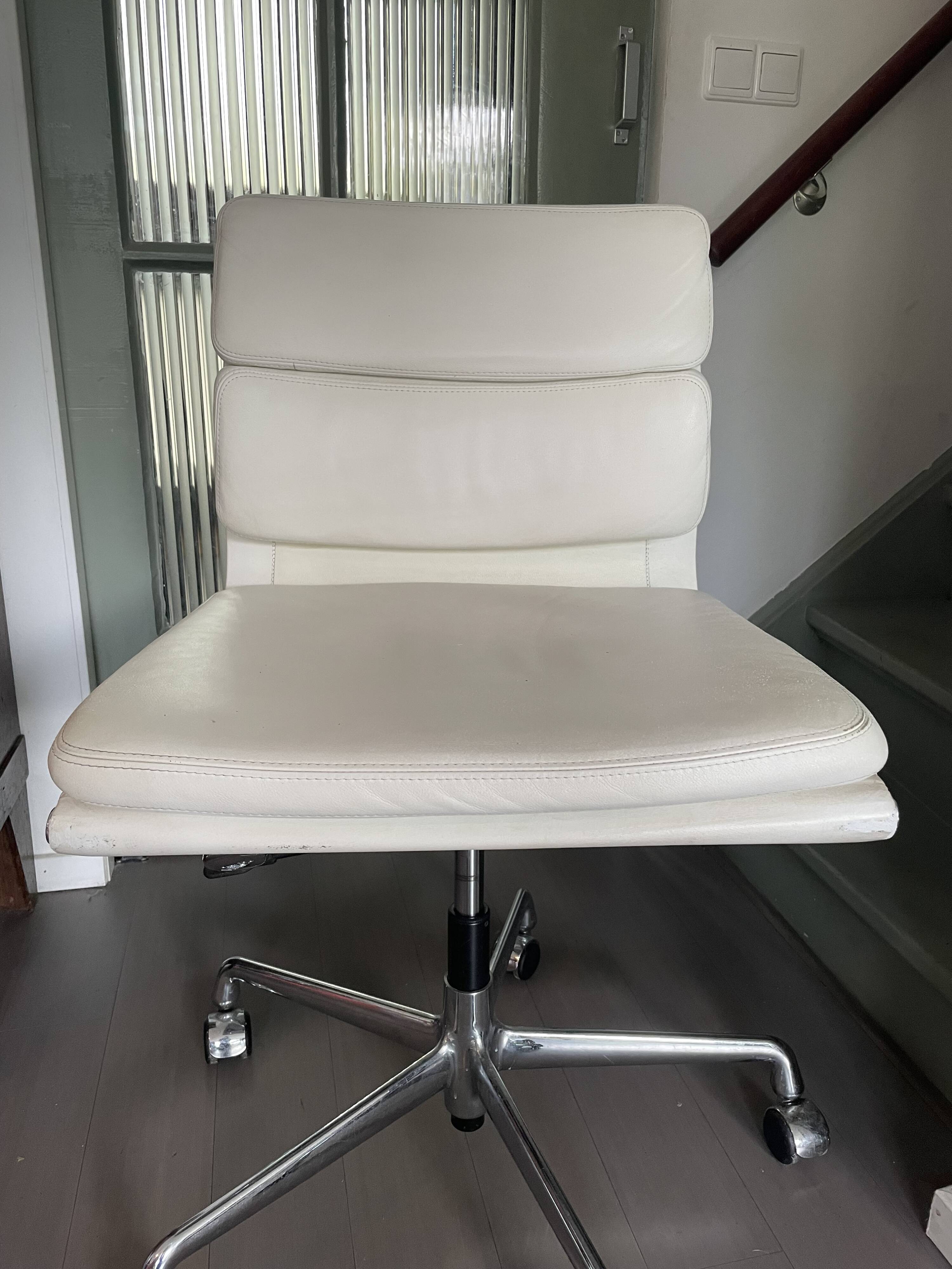 Original Vitra Eames Ea217 Softpad Chair