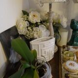 Vase white neo classic