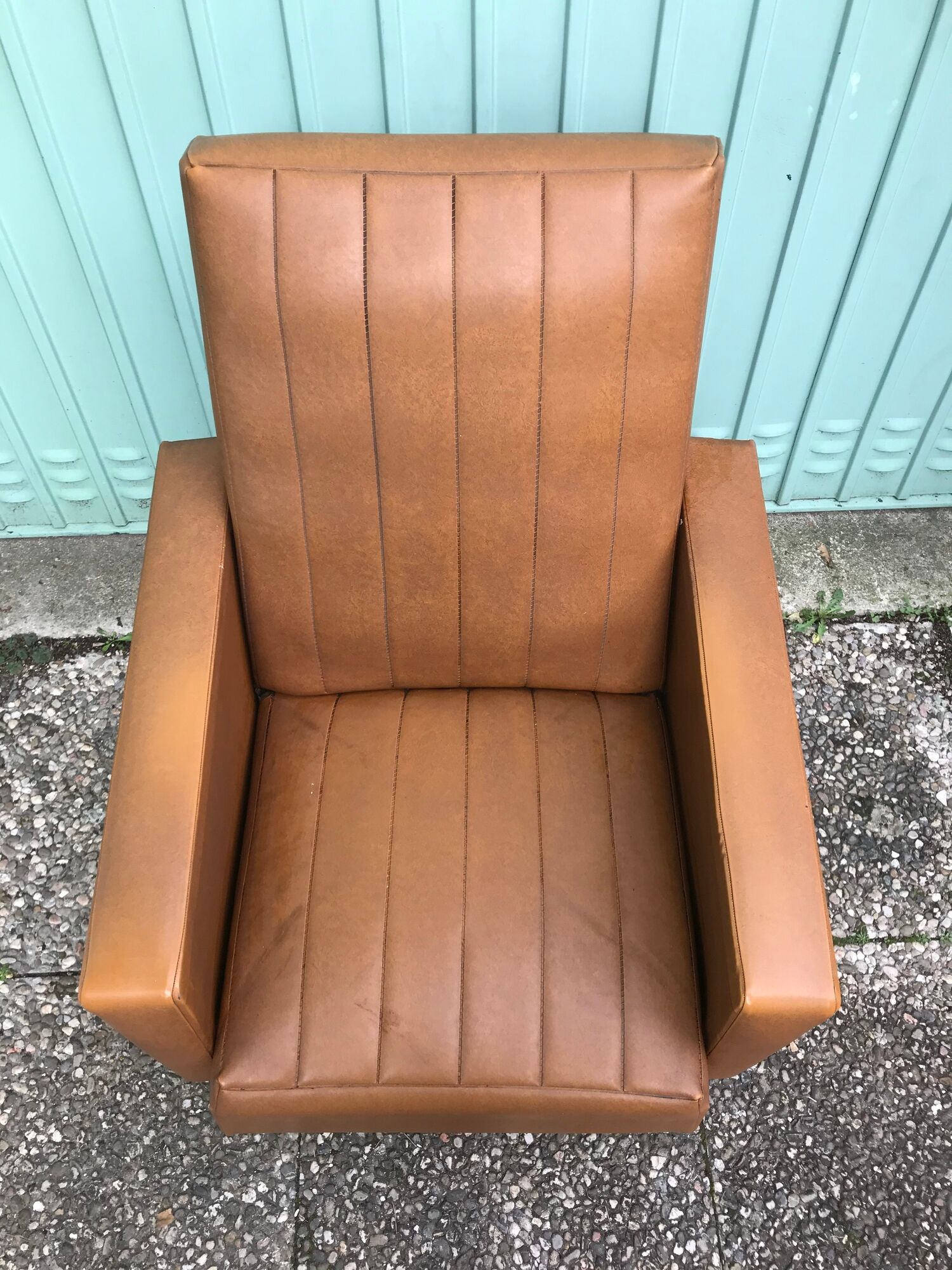 Former skai brown chair - black metal compass feet vintage 70s