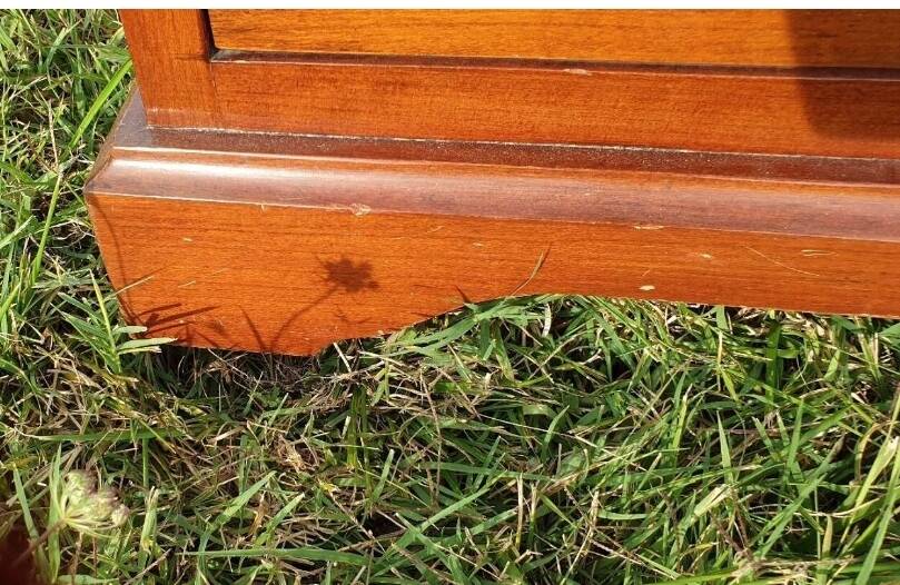 Mahogany and marble chest of drawers or chiffonier