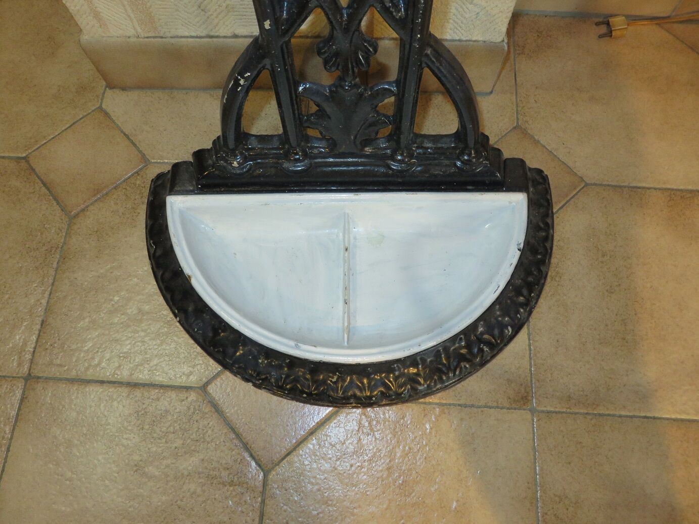 Cast iron umbrella stand
