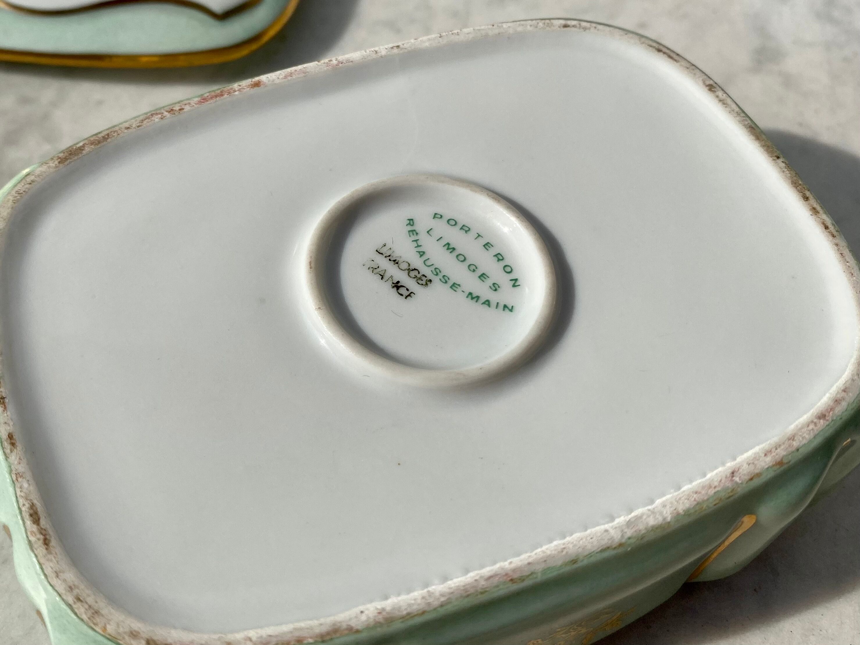 Porcelain jewelry box from Limoges Porteron vintage 60s perfect condition