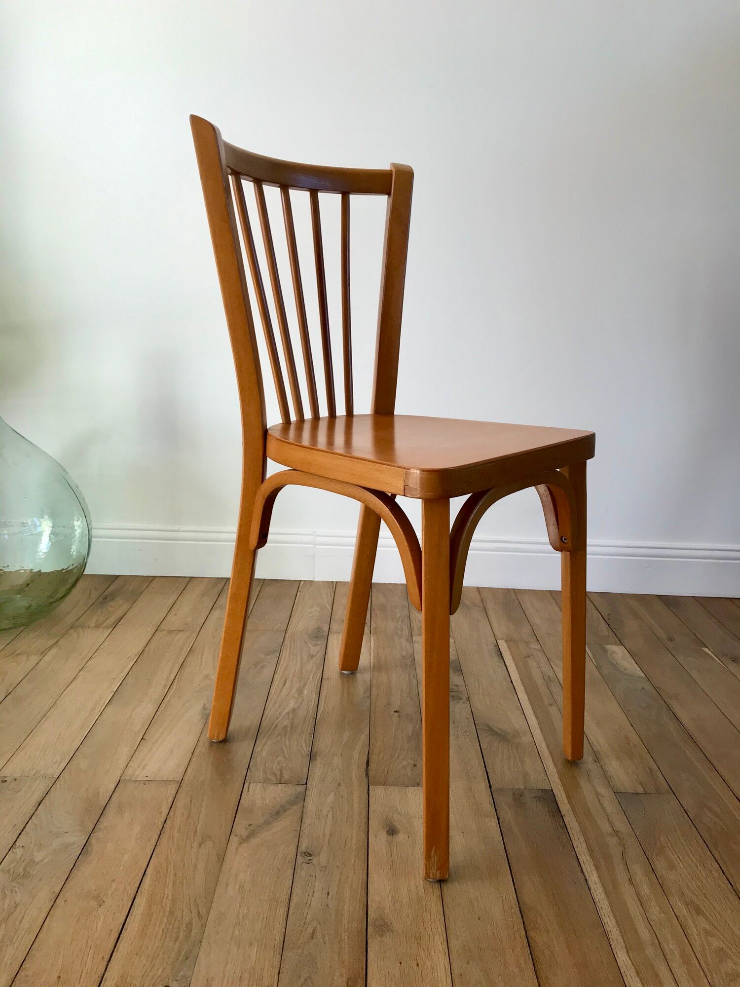 Chaise bistrot Baumann en bois de hêtre clair N°12 années 50