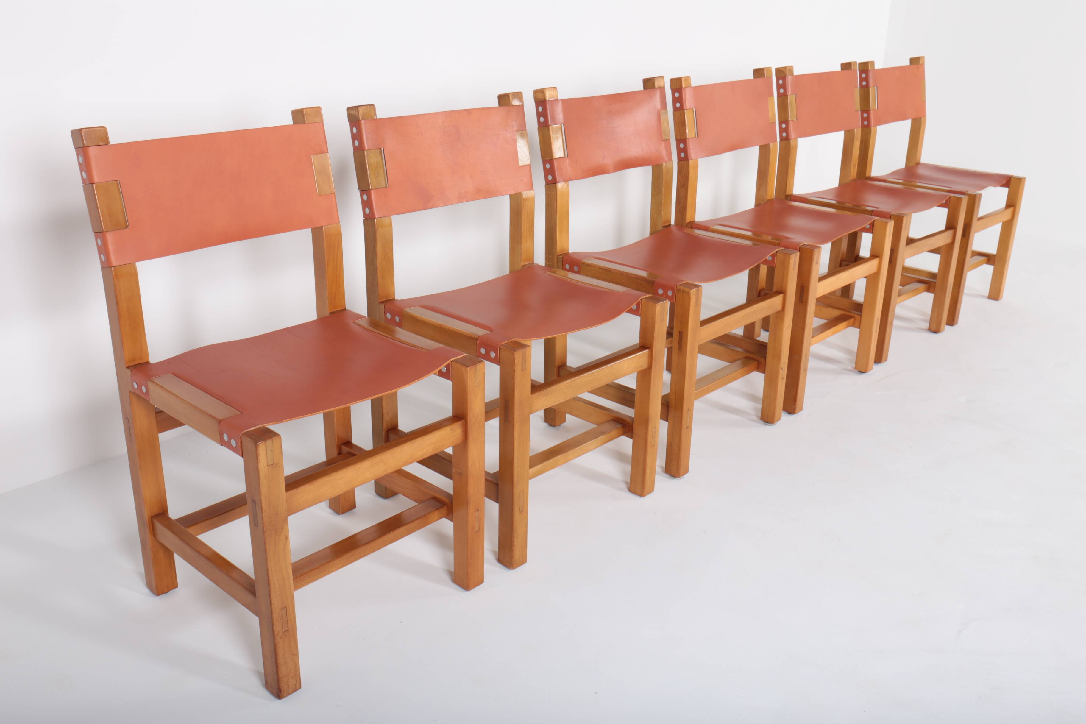 Set of 6 chairs in elm and leather Maison Regain edition